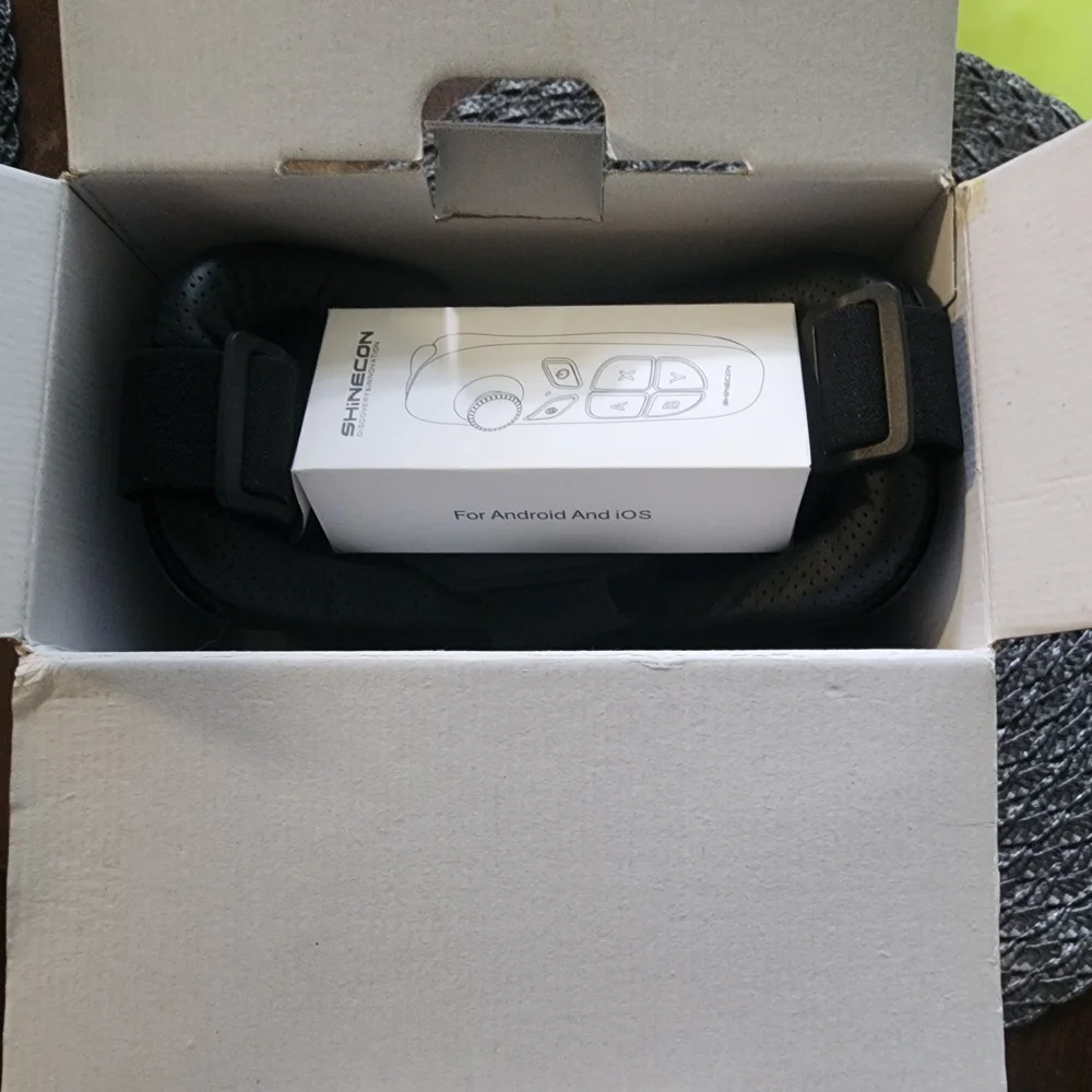 Black Virtual Reality Headset